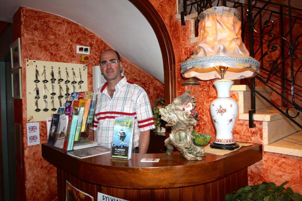 Hotel Restaurant Des Deux Vallees Entraygues-sur-Truyère Buitenkant foto