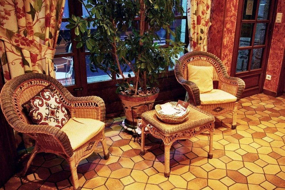 Hotel Restaurant Des Deux Vallees Entraygues-sur-Truyère Buitenkant foto